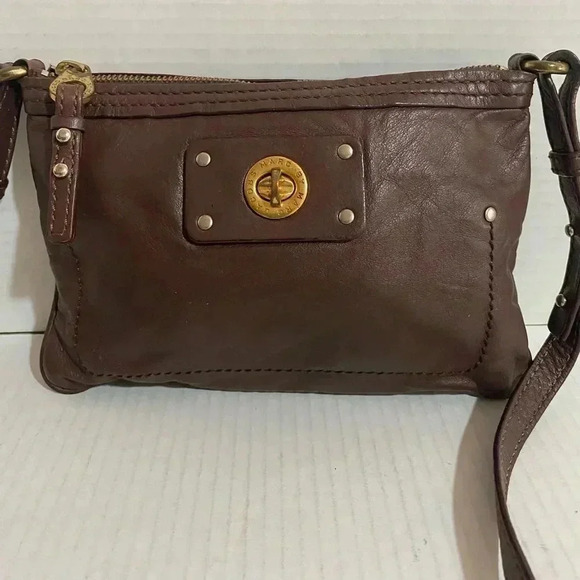 Marc By Marc Jacobs Brown distressed leather crossbody handbag - Picture 2 of 11